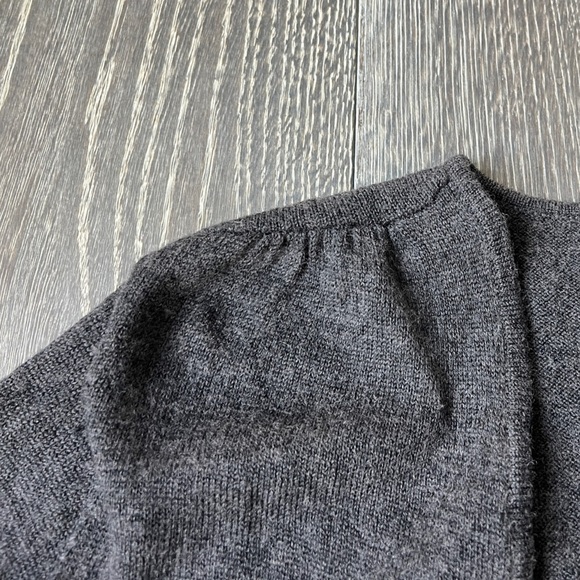 Ann Taylor Faux Wrap pullover V-neck sweater. Gray size XS - Picture 3 of 8